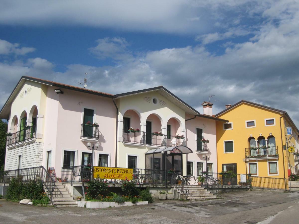 Locanda "Alla Rosa" Lusiana Екстериор снимка